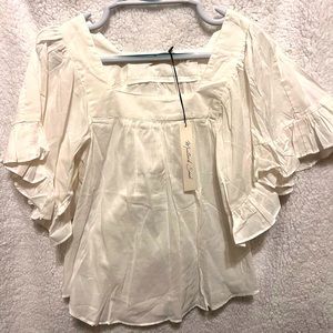 Summer top! Wide sleeve.